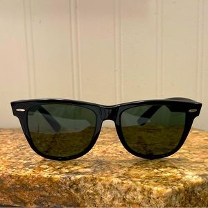 Vintage Ray Ban Wayfarer sunglasses